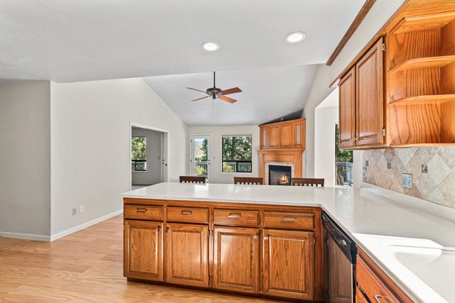 580 Weller Lane, Ashland, OR 97520