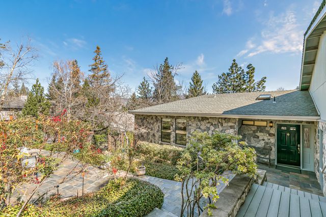 580 Weller Lane, Ashland, OR 97520