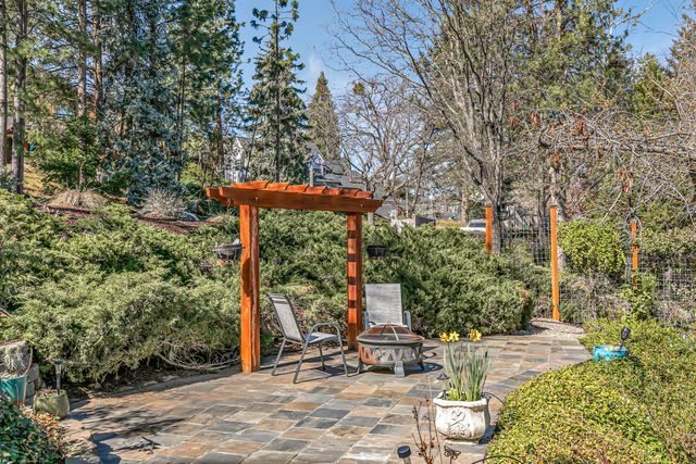 580 Weller Lane, Ashland, OR 97520