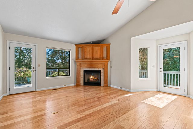 580 Weller Lane, Ashland, OR 97520