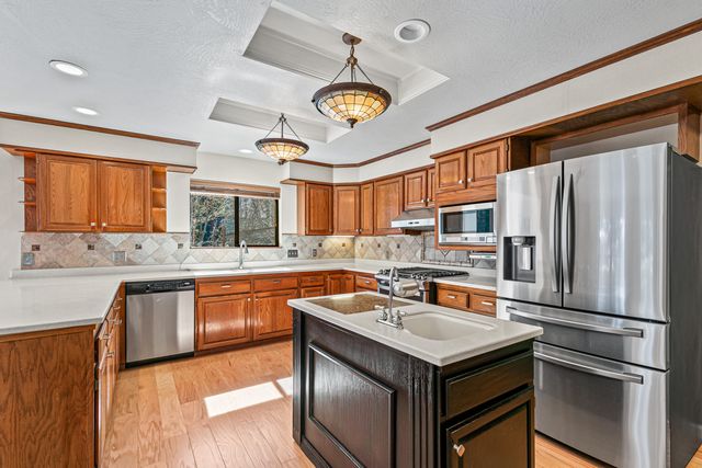 580 Weller Lane, Ashland, OR 97520