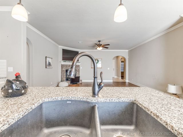 13659 S Quincy Street, Glenpool, OK 74033