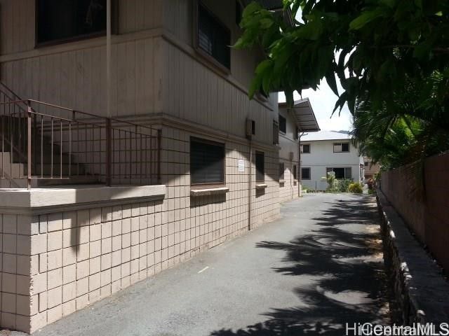 705 Hoawa Street, Honolulu, HI 96826