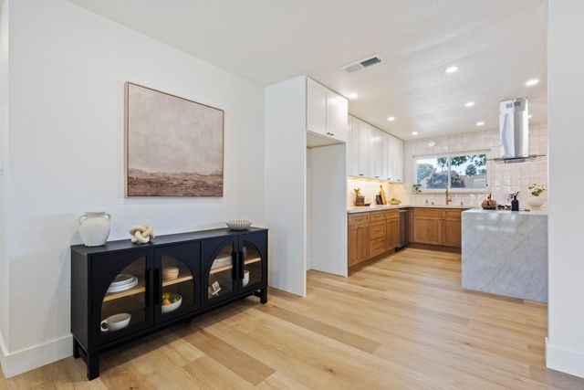 8949 Plaza Park Dr, Elk Grove, CA 95624