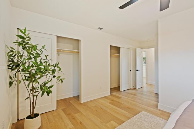 8949 Plaza Park Dr, Elk Grove, CA 95624
