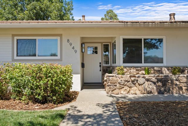 8949 Plaza Park Dr, Elk Grove, CA 95624