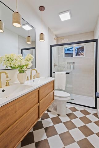 8949 Plaza Park Dr, Elk Grove, CA 95624