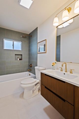 8949 Plaza Park Dr, Elk Grove, CA 95624