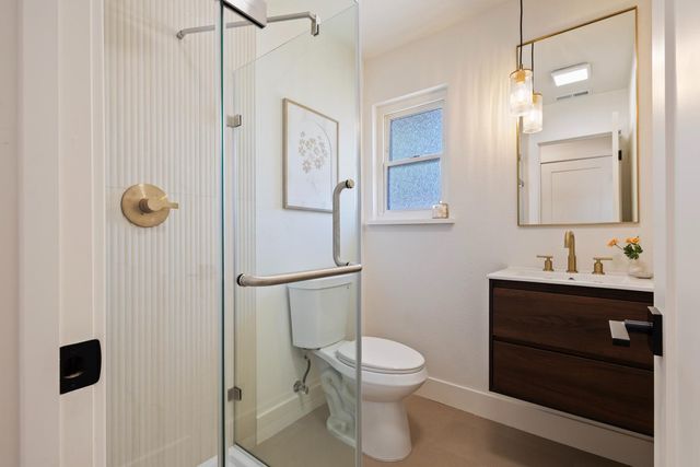 8949 Plaza Park Dr, Elk Grove, CA 95624