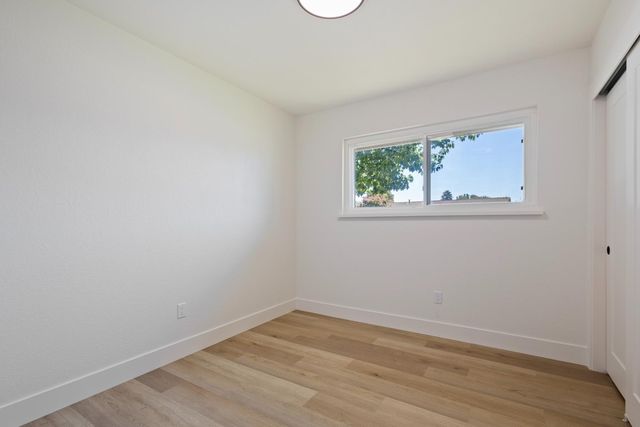 8949 Plaza Park Dr, Elk Grove, CA 95624