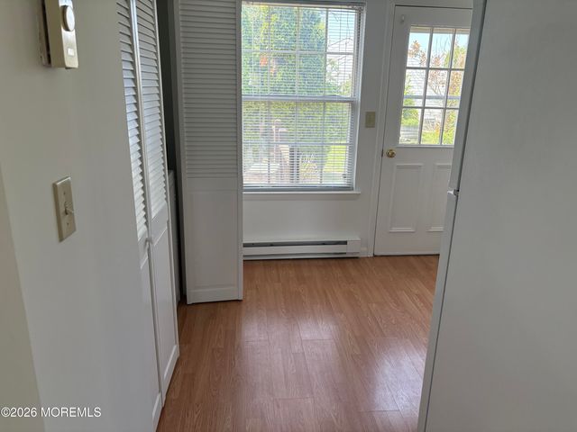 21 Newbury Row, Manchester, NJ 08759