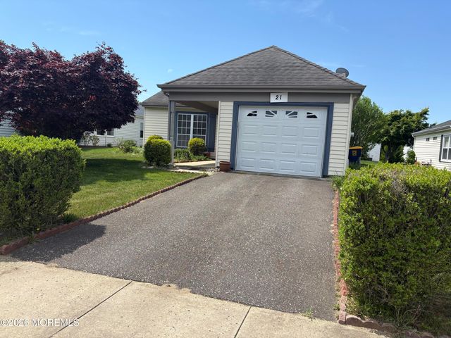 21 Newbury Row, Manchester, NJ 08759