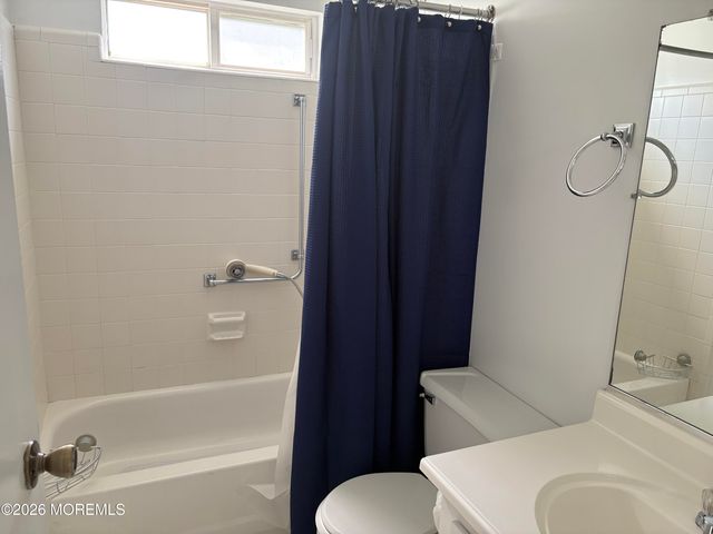 21 Newbury Row, Manchester, NJ 08759