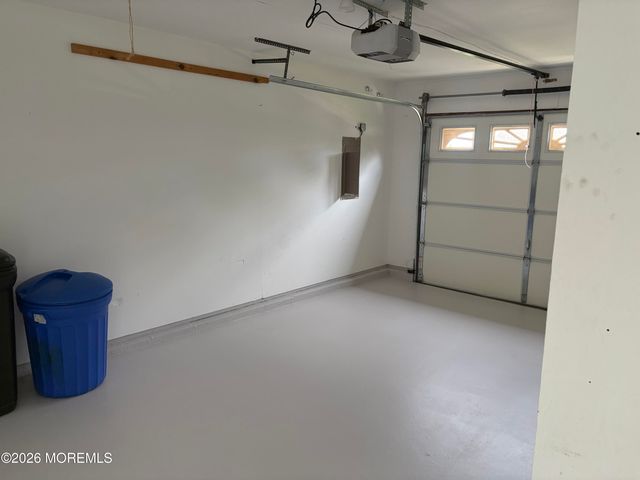 21 Newbury Row, Manchester, NJ 08759