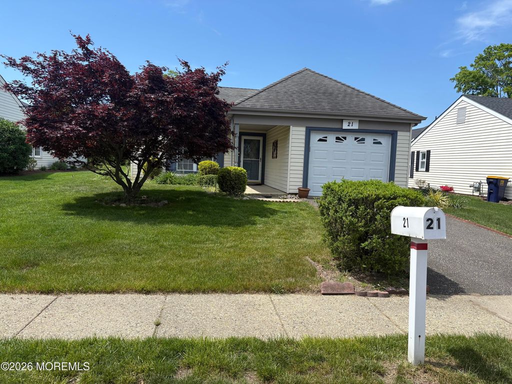 21 Newbury Row, Manchester, NJ 08759