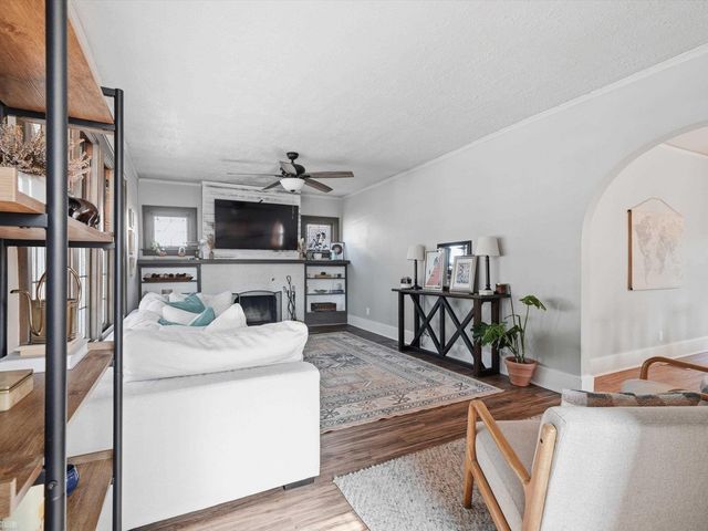 22823 Visnaw Street, Saint Clair Shores, MI 48081