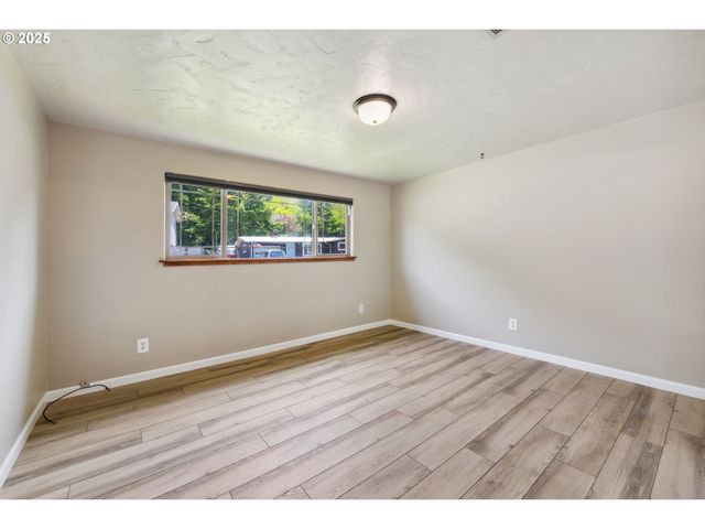 3840 VISTA Dr, North Bend, OR 97459