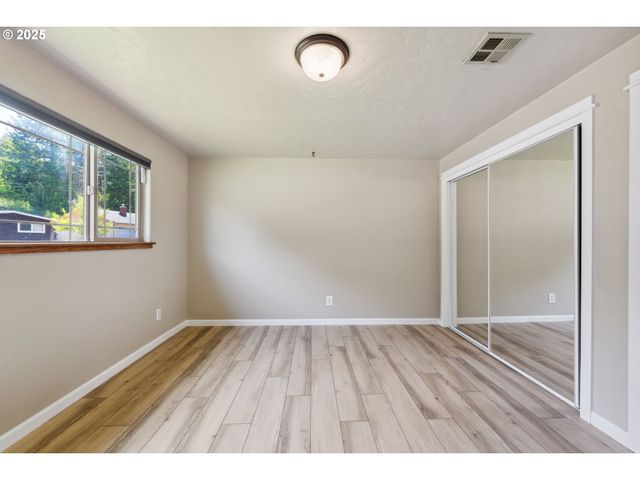 3840 VISTA Dr, North Bend, OR 97459