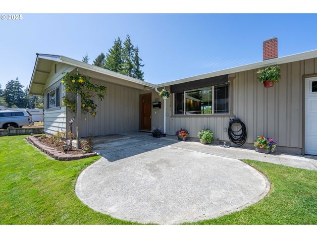 3840 VISTA Dr, North Bend, OR 97459