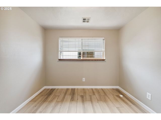 3840 VISTA Dr, North Bend, OR 97459