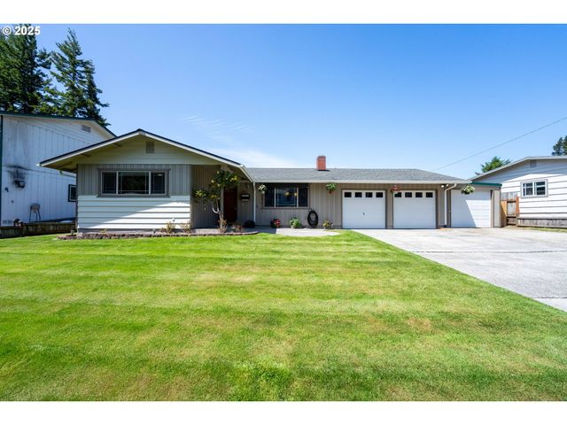 3840 VISTA Dr, North Bend, OR 97459