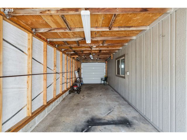 3840 VISTA Dr, North Bend, OR 97459