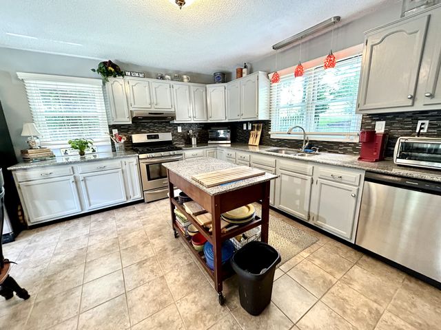 331 Huffman Park Rd, Lynchburg, TN 37352