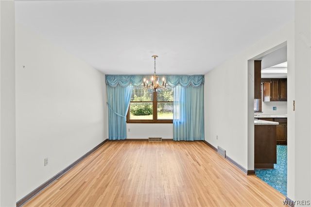 200 Foxpoint West, Amherst, NY 14221