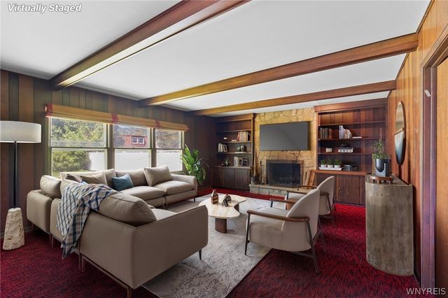200 Foxpoint West, Amherst, NY 14221