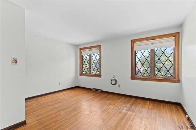 200 Foxpoint West, Amherst, NY 14221