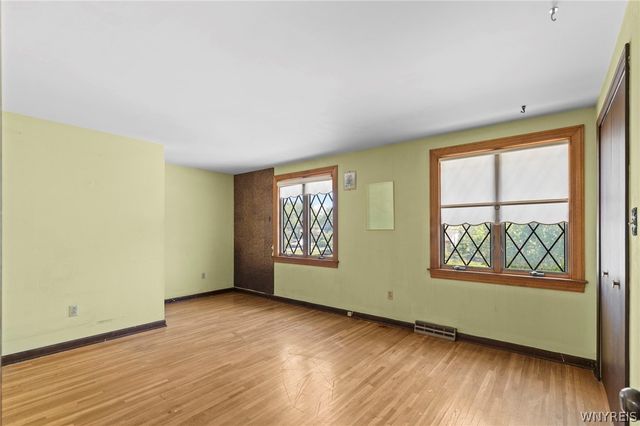 200 Foxpoint West, Amherst, NY 14221