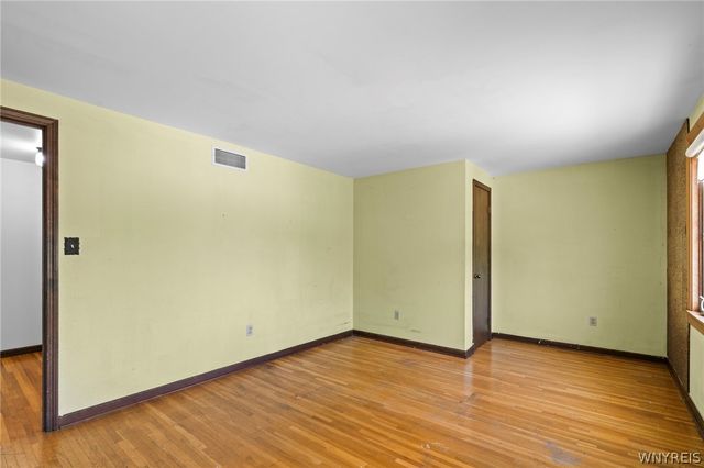 200 Foxpoint West, Amherst, NY 14221