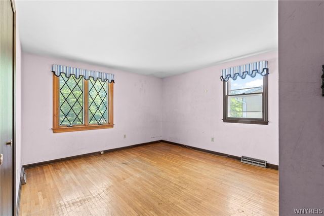 200 Foxpoint West, Amherst, NY 14221
