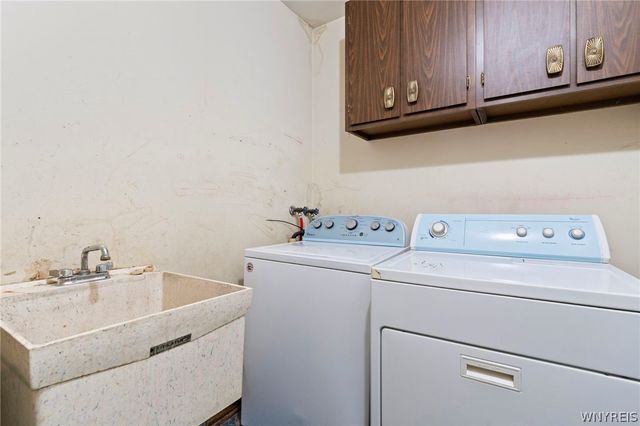 200 Foxpoint West, Amherst, NY 14221