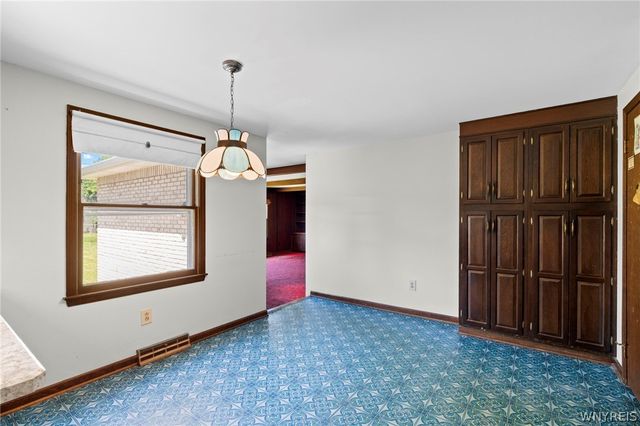 200 Foxpoint West, Amherst, NY 14221