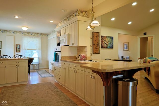 711 Laura Lane, Sweetser, IN 46987