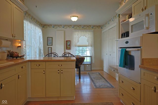 711 Laura Lane, Sweetser, IN 46987