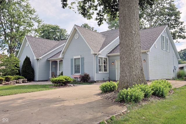 711 Laura Lane, Sweetser, IN 46987