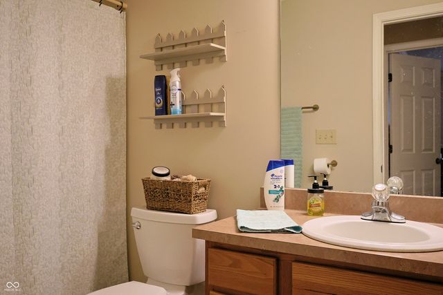711 Laura Lane, Sweetser, IN 46987