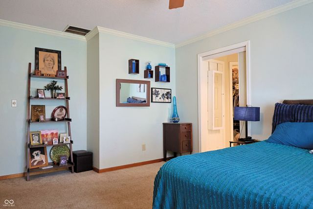 711 Laura Lane, Sweetser, IN 46987