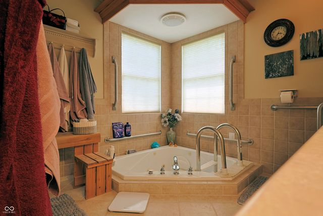 711 Laura Lane, Sweetser, IN 46987