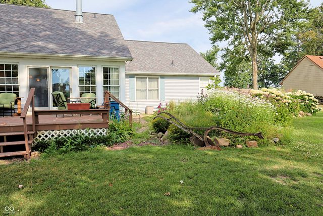 711 Laura Lane, Sweetser, IN 46987