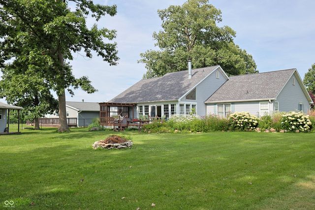 711 Laura Lane, Sweetser, IN 46987