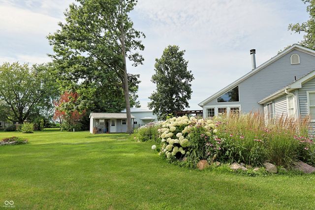 711 Laura Lane, Sweetser, IN 46987