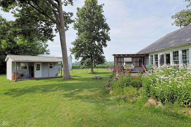 711 Laura Lane, Sweetser, IN 46987