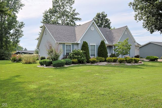 711 Laura Lane, Sweetser, IN 46987