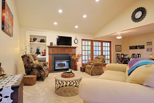 711 Laura Lane, Sweetser, IN 46987