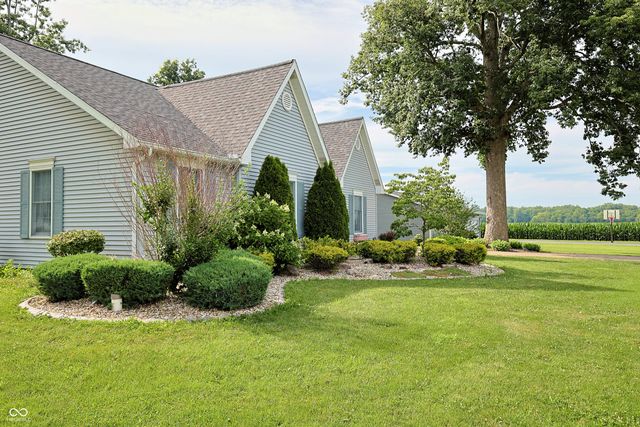 711 Laura Lane, Sweetser, IN 46987
