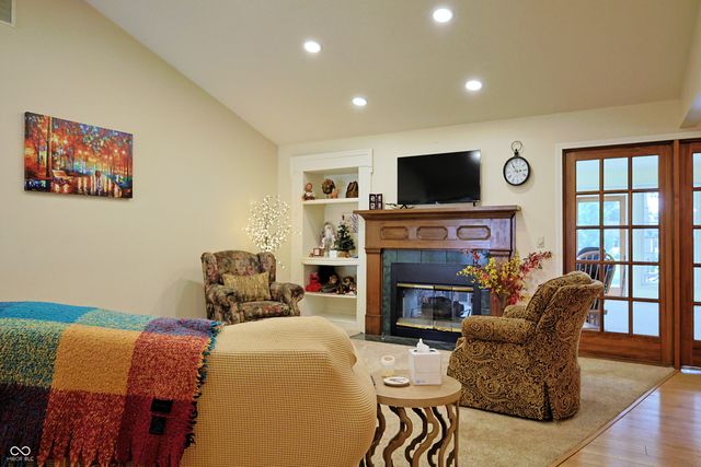711 Laura Lane, Sweetser, IN 46987