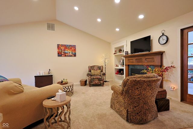 711 Laura Lane, Sweetser, IN 46987